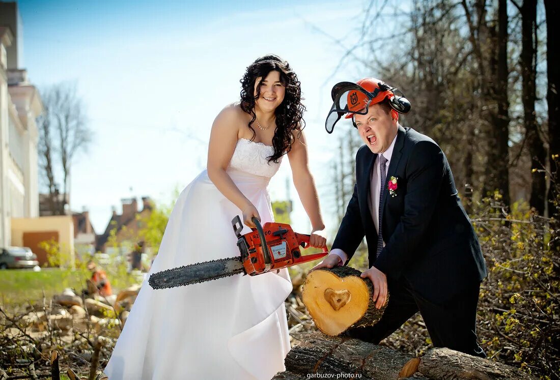 толстая невеста в китае. жених и невеста. японский отец и невеста. свадебная фотосессия с гостями. жених оказался девушкой.