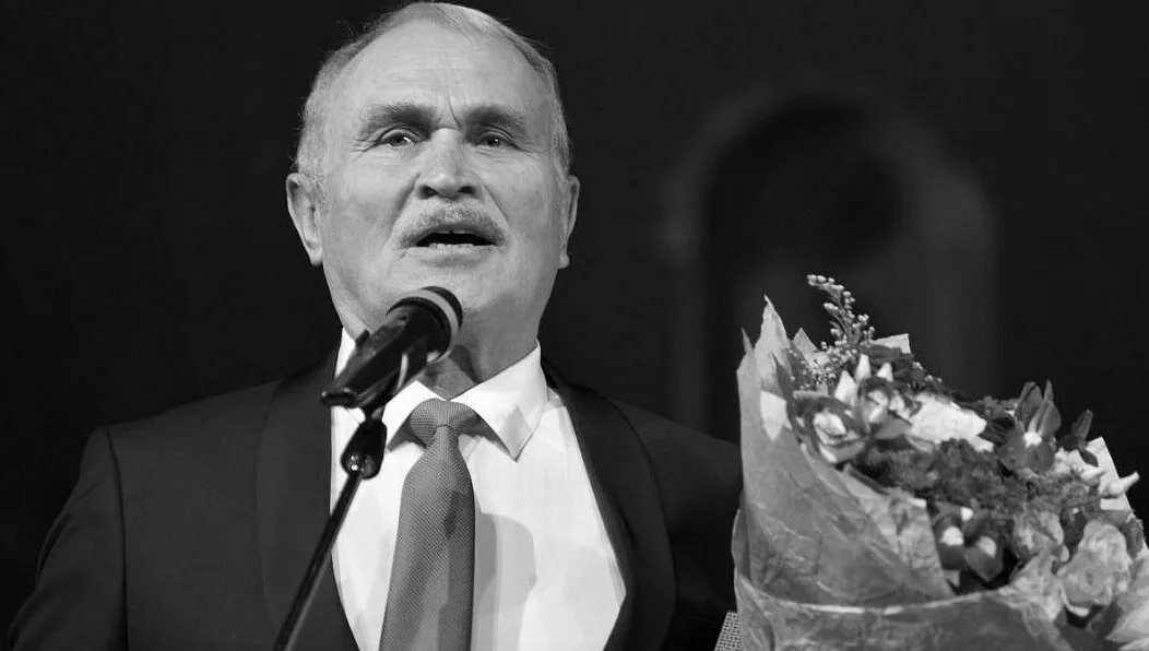 Рабига сибгатуллина певица. Татарский певец мирсаитов. Заслуженные артисты республики татарстан. Мирсаид сунгатуллин. Заслуженные артисты республики татарстан.