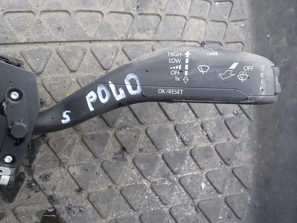 Значок омывайки поло седан. Переключатель бортового компа поло. Бортовой компьютер поло седан. Hp procurve 1810g-24 switch. Volkswagen polo 2016 переключатель управления дворниками света артикул.