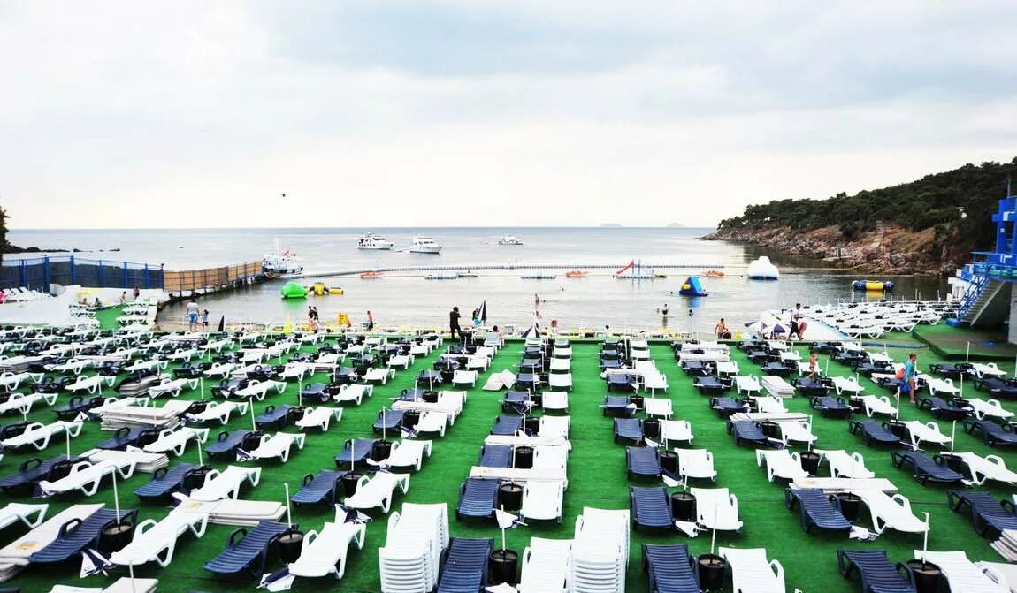 Ada beach