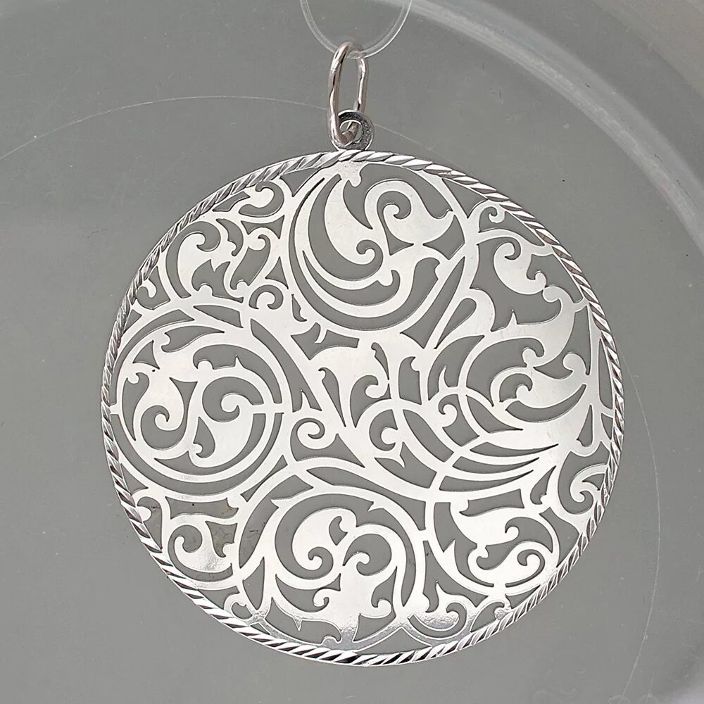 медальон из серебра 925 пробы. круглые серебряные подвески. круглый серебряный кулон.
