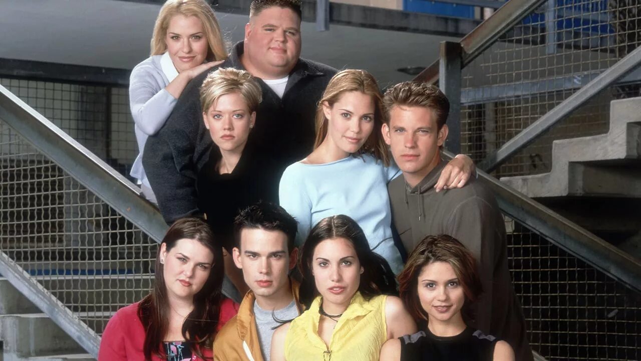 Top serialy. Кадры из российских сериалов. Сладкая жизнь 3 сезон. Top serialy. Школа сериал американский 1997.