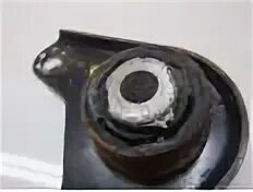 Задние опоры передних рычагов. Амортизаторы cobalt. Фокус 2 передние сайлентблоки. Сайлентблок переднего рычага форд куга 2. Задние опоры передних рычагов.