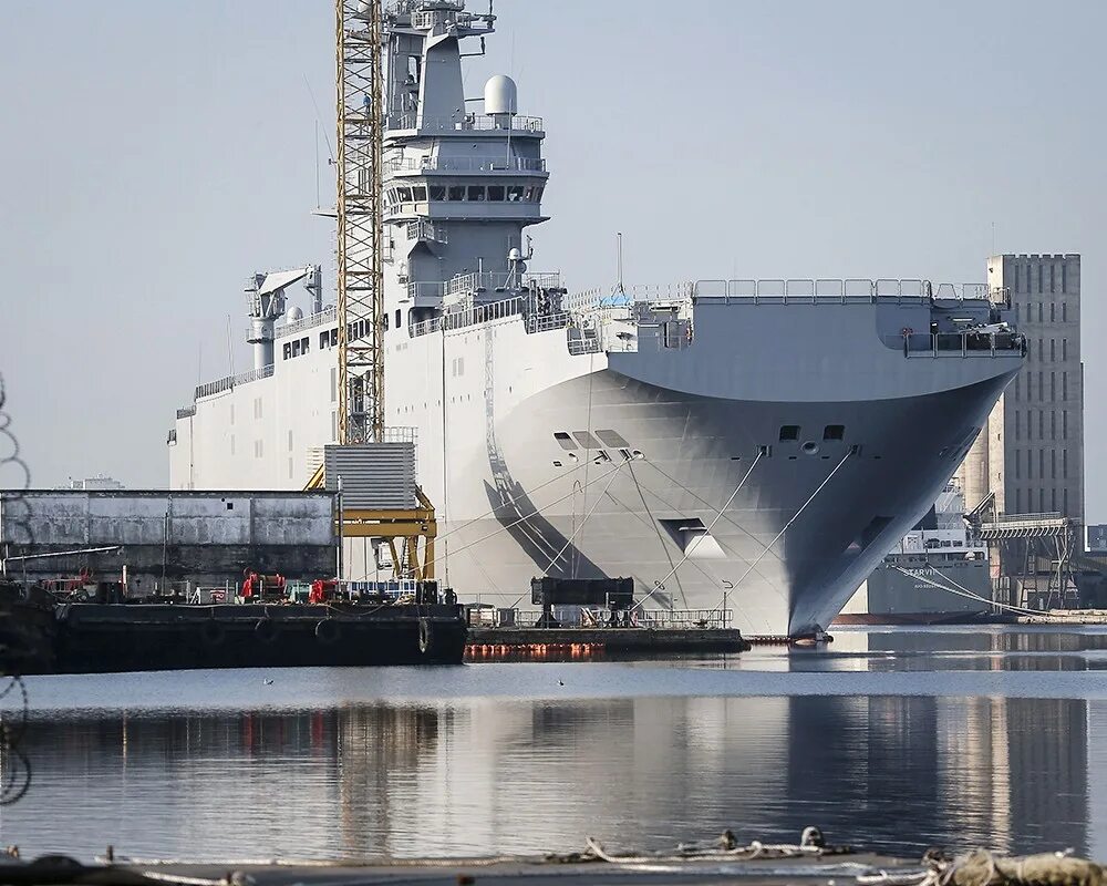 Вертолётоносец мистраль севастополь владивосток. Сен-назер судостроение. Вертолетоносец мистраль владивосток. Судостроение. Корабль нормандия вмс франции.