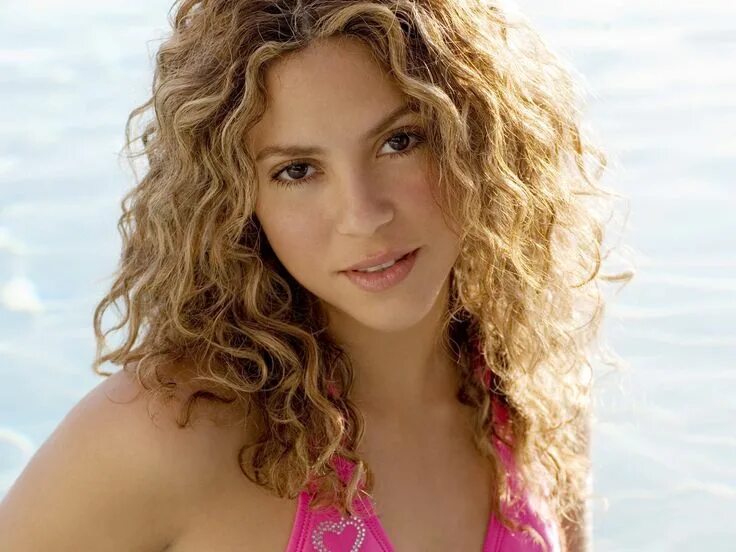 Shakira 2022. Певица shakira 2021. Певица shakira 2021. Shakira 1995. Shakira.