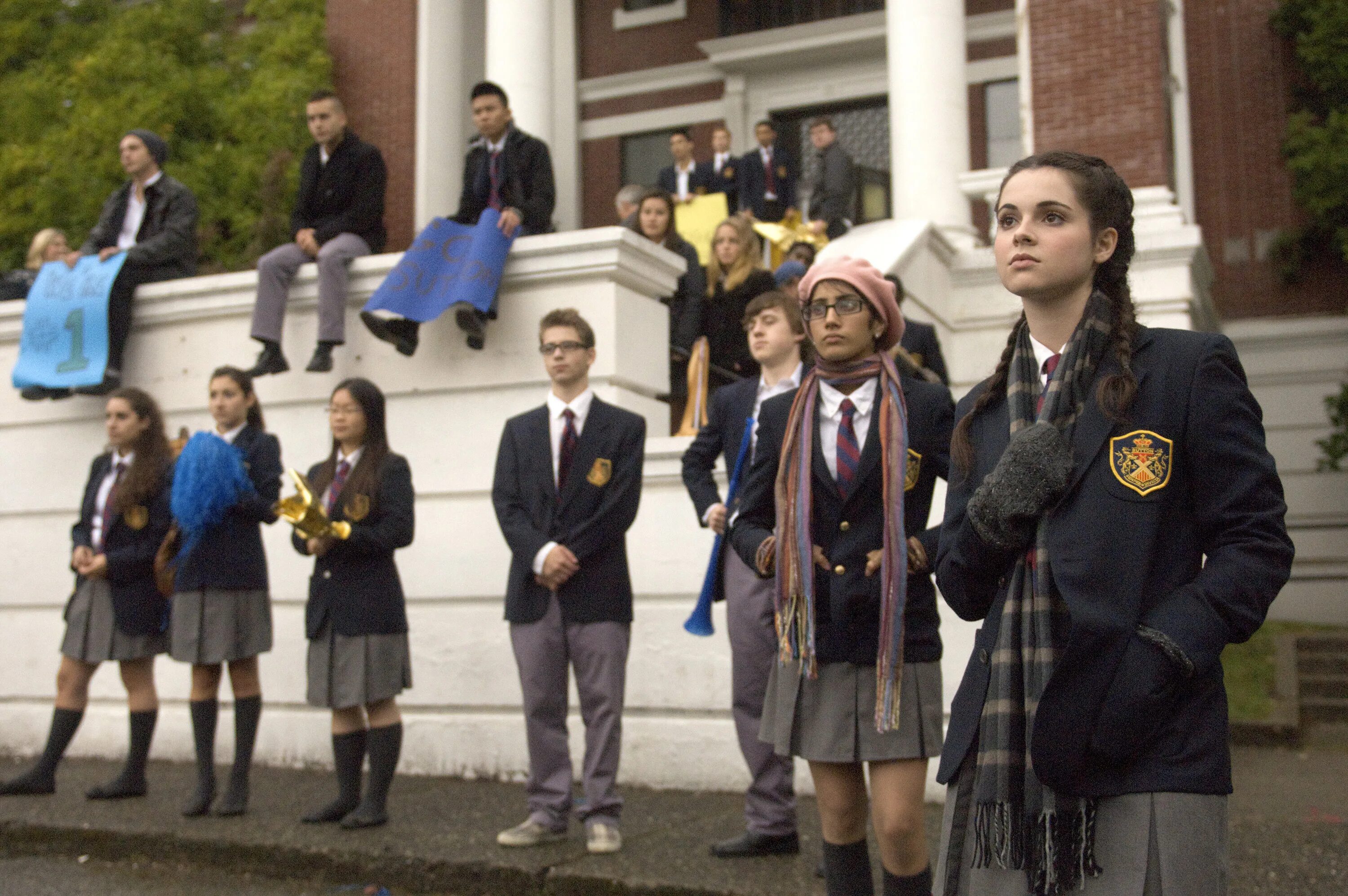 Старшая школа в америке. Школьная девственница. Школьная девственница. Девственницы в лагере. Девушки выпускницы.