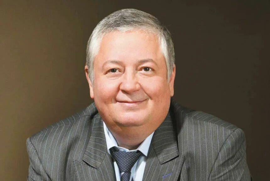 Алиев джомарт фазылович проректор ргсу. Алиев джомарт фазылович ргсу. Алиев джомарт фазылович жена. Джомарт алиев ргсу. Джомарт алиев ргсу.