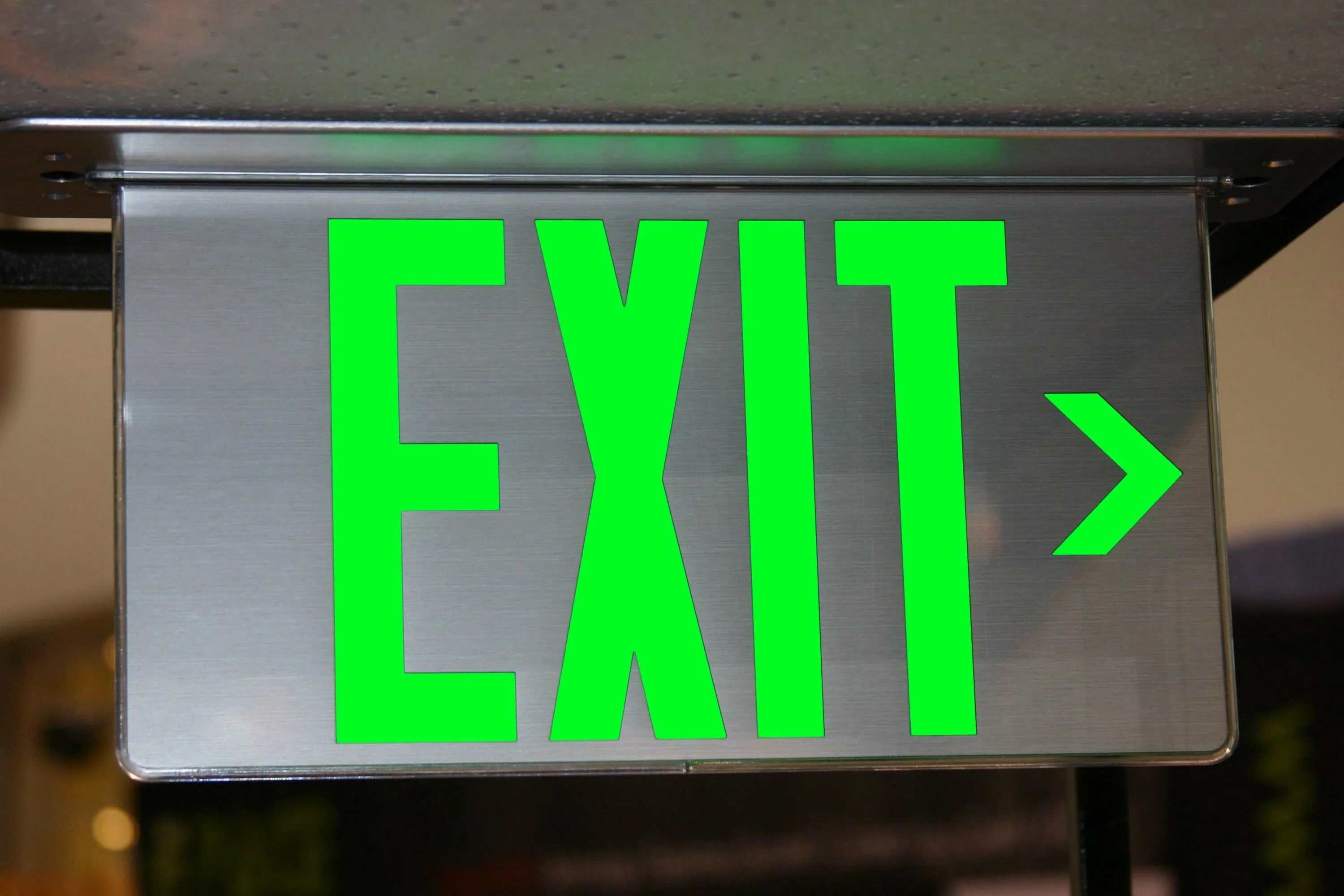 Exit 137. Exit rx. 00140 exit. табличка exit стальная. табличка exit в музее.