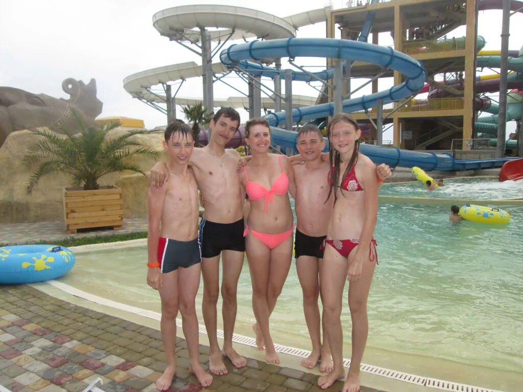 правила поведения в бассейне для детей. что взять в аквапарк лето лето. правила посещения бассейна для детей. спасатель в аквапарке. аквапарк лето лето аттракцион тихая река.