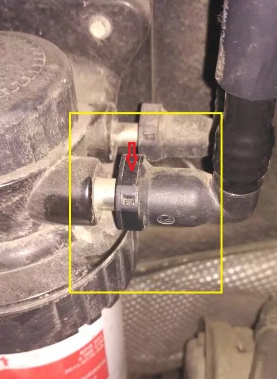 Как снять шланг с топливной рампы 5.7 hemi - Dodge Ram, 5,7 л, 2004 года своими 
