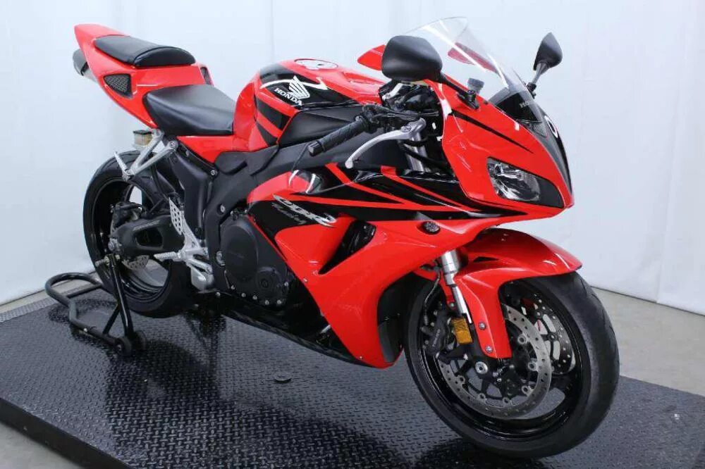 Cbr1000rr 2007. Honda cbr1000rr 2007. Мотоцикл Хонда СБР 1000 рр. Honda 1000rr 2007. Хонда 600 купить бу