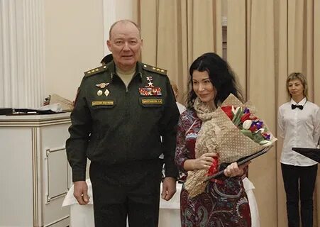 Жена командующего