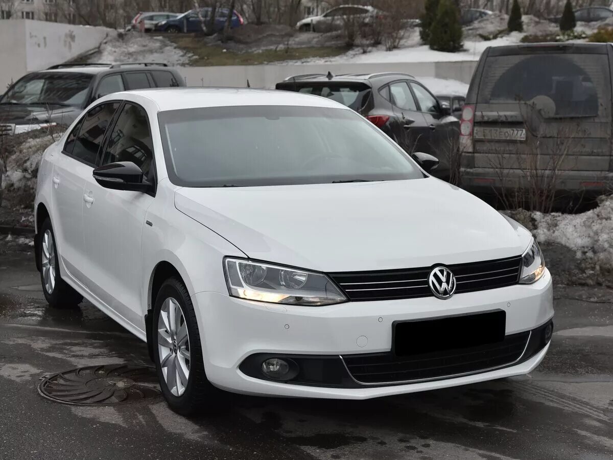 Volkswagen Jetta 2014 белый. Фольксваген Джетта 2014 белая. Фольксваген Джетта 6 белая. Фольксваген Джет 2014год. Купить машину 2014 года