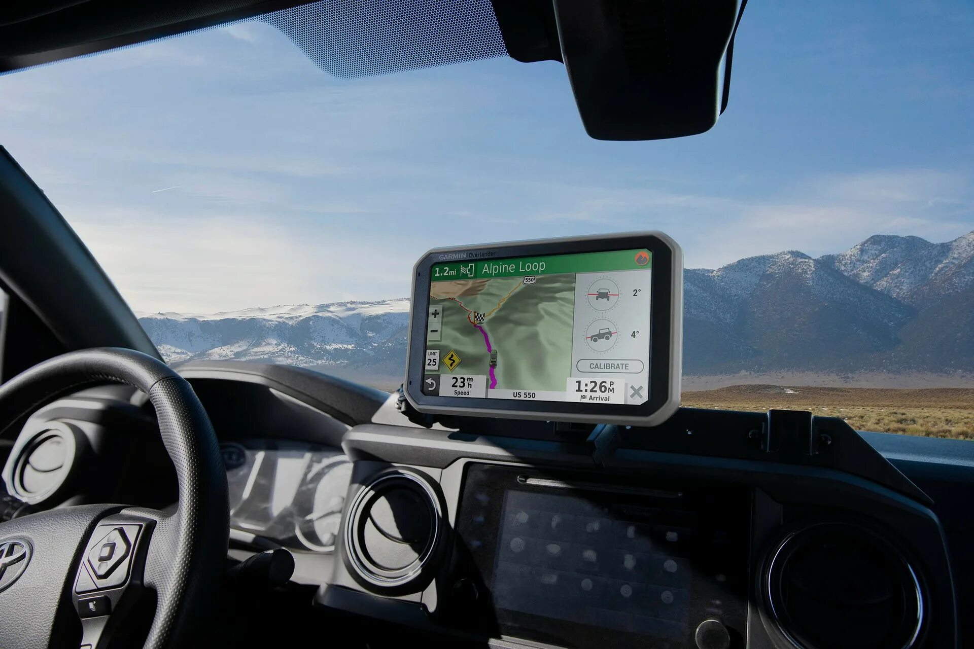 Лучший навигатор для грузовых. Garmin overlander. туристический навигатор overlander mt-d gps emea. garmin overlander в автомобиле. оффроад навигация.