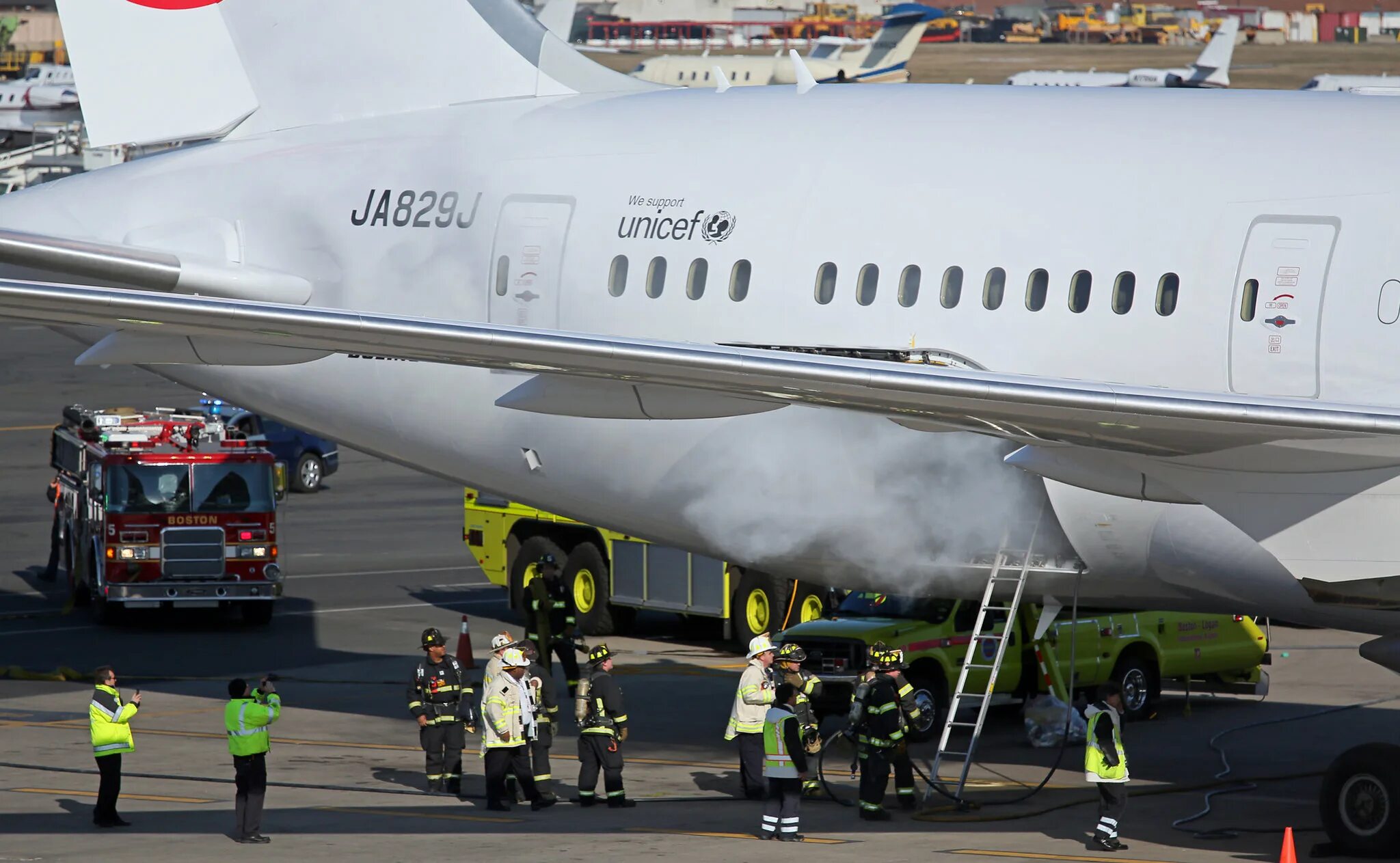 Боинг опасен. Боинг 787 авиакатастрофа. опасный самолет. безопасный самолет. самые опасные самолеты боинга.