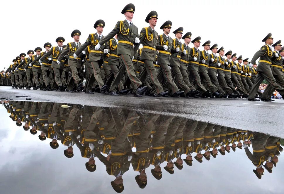 Песня солдаты на парад. Военный парад. Строй солдат. Солдаты на параде. Строй солдат на параде.