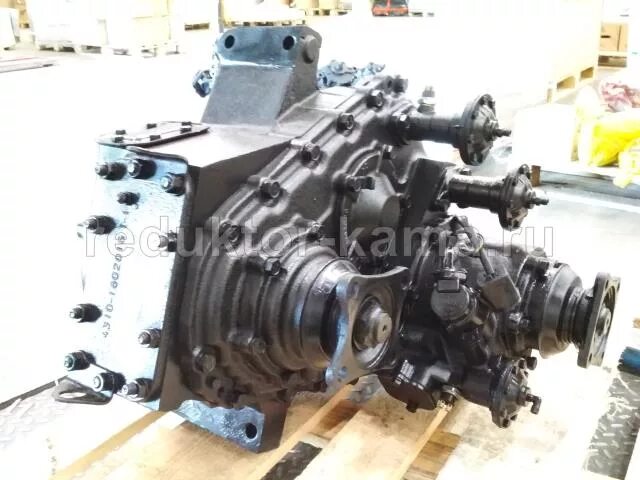 КАМАЗ-740.50-360 раздаточная коробка. Раздатка ZF на КАМАЗ 43118. Раздаточная коробка КАМАЗ 5350. Раздаточная коробка КАМАЗ 65111 1802020-10.