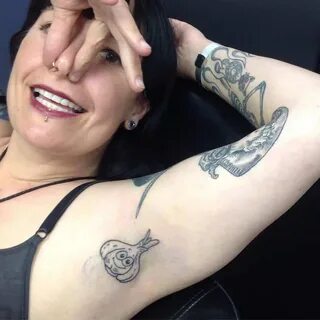 Прикольные женские татуировки (74 фото)