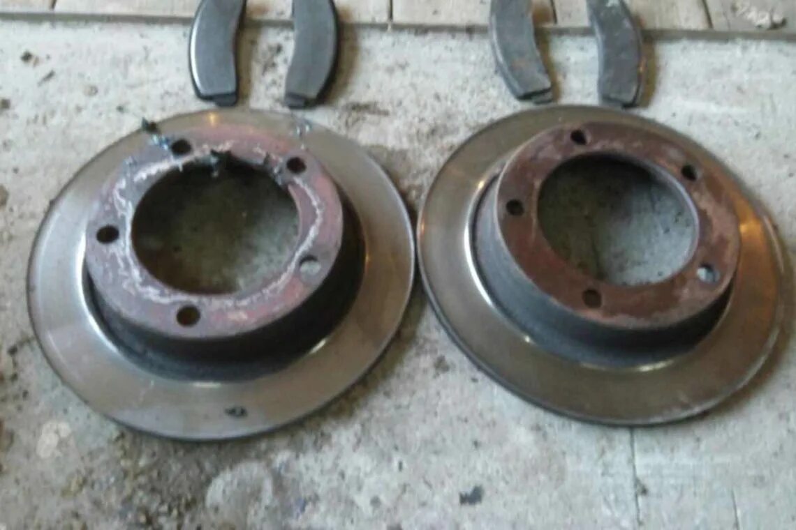 Диск тормозной передний нива 21214. Тормозной диск bosch 0986478746. Диск тормозной передний ваз 2123. Пластины для установки задних дисковых тормозов 21213. Тормозные диски ваз 21213 на 2121.