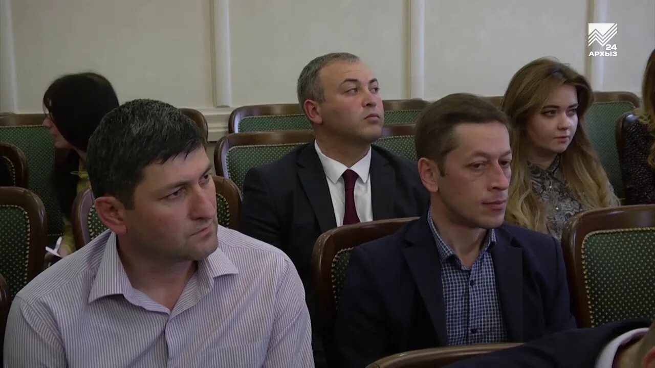 Миннац кчр. Министр чеченской республики по национальной политике. Тлишев кчр. Миннац чеченской республики официальный сайт. Нашев кчр.