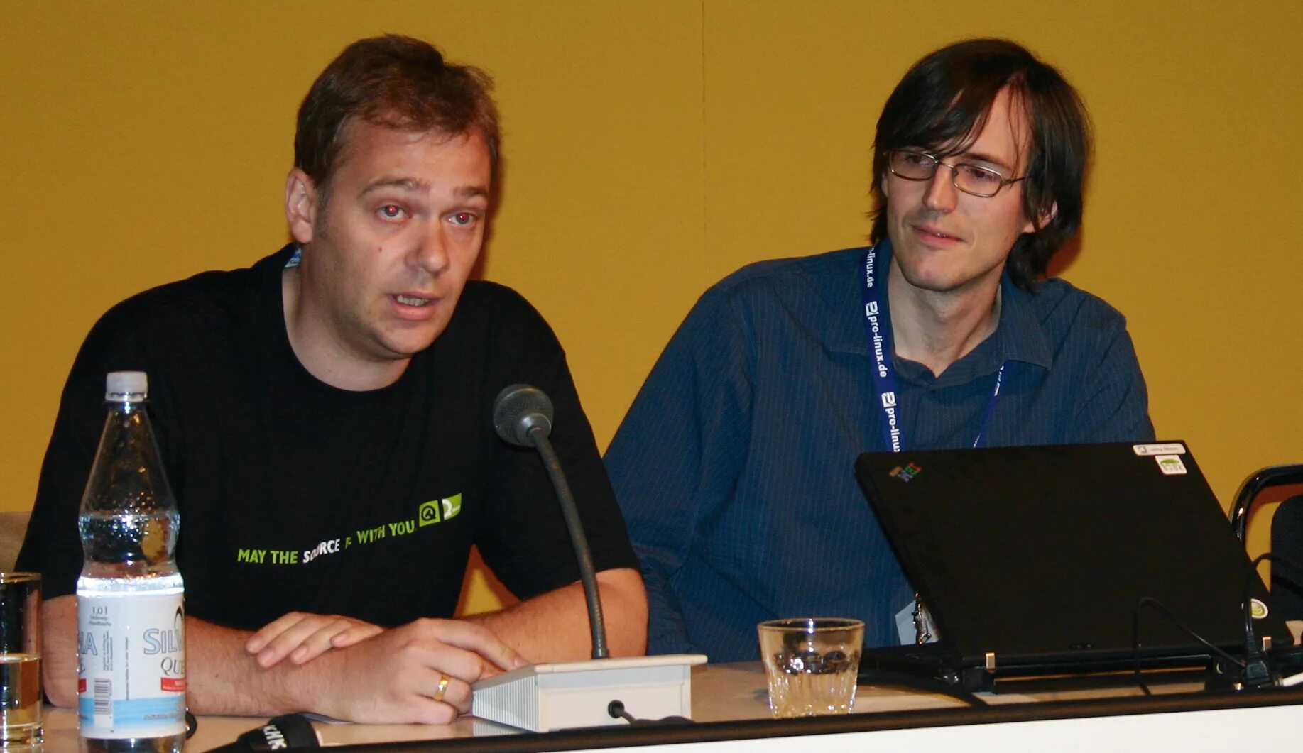 Linux владелец. Ларри юинг создатель пингвина. ларри юинг программист. ларри юинг и linux. ларри юинг в 1996 году создатель пингвина.