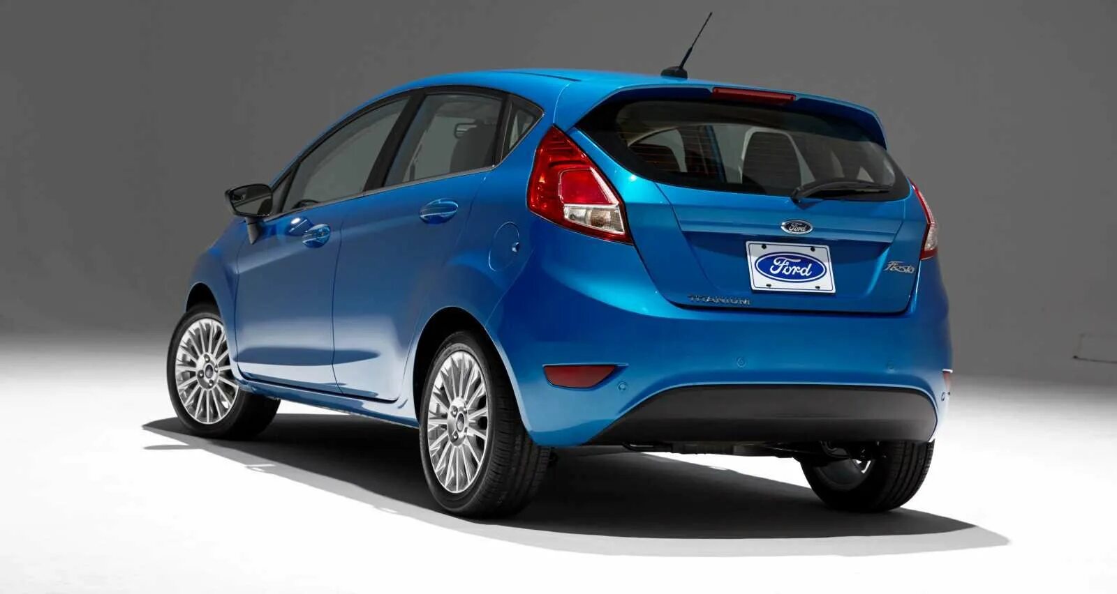 Ford Fiesta Hatchback. Форд Фиеста 2013 хэтчбек. Форд Фиеста 2013 года хэтчбек. Ford Fiesta 2014 Hatchback. Картинка хэтчбек