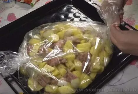 Вкусная запеченная картошка в рукаве духовке