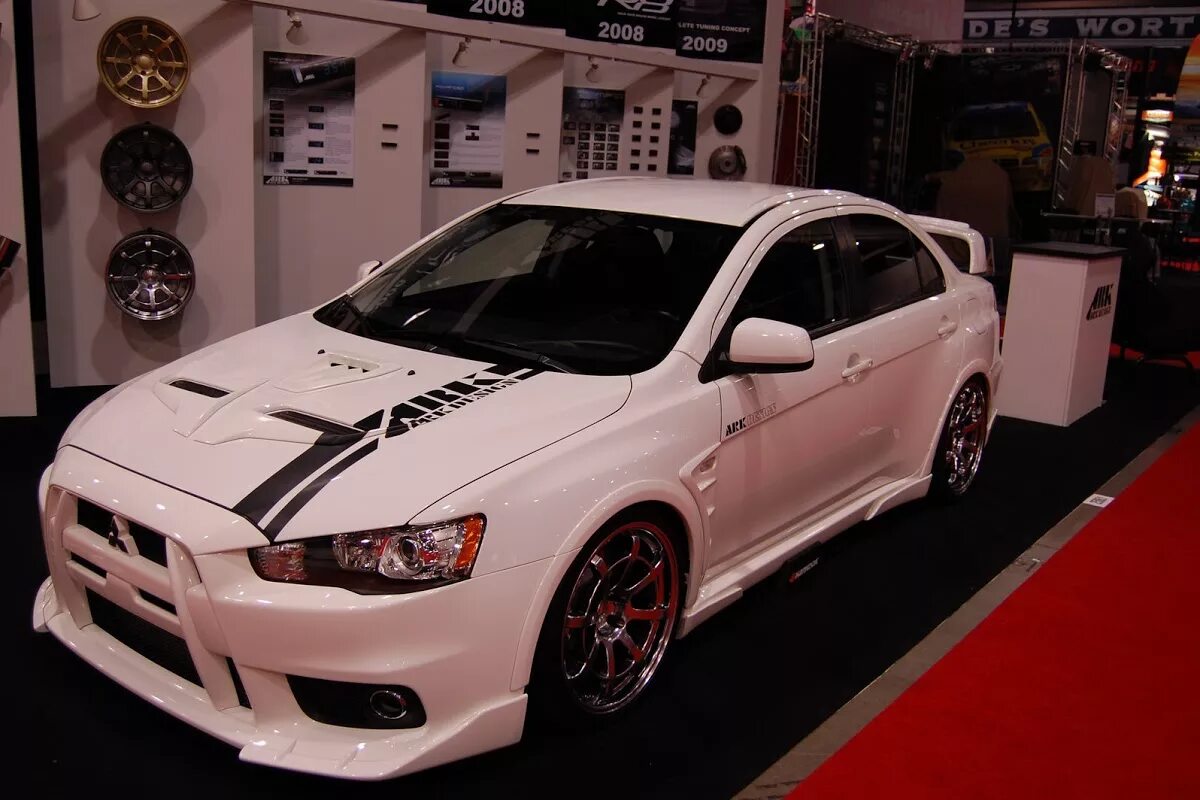 Купить тюнинг митсубиси. Митсубиси Лансер 10. Mitsubishi Lancer 10 Tune. Mitsubishi Lancer x тюнинговая. Митсубиси Лансер 10 тюнинг.