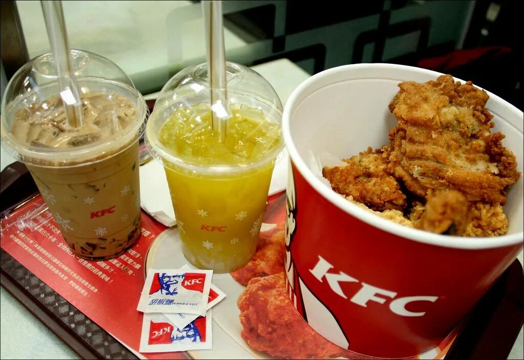 Kfc напитки. Имбирный пунш кфс. эверест лимонад кфс. kfc лимонад. имбирный лимонад kfs.