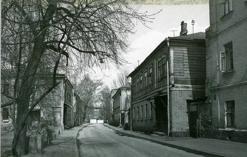 Переулок сомовых. Московский дворик. панкратьевский переулок.. казачий переулок ростов. 2й казачий переулок 9.