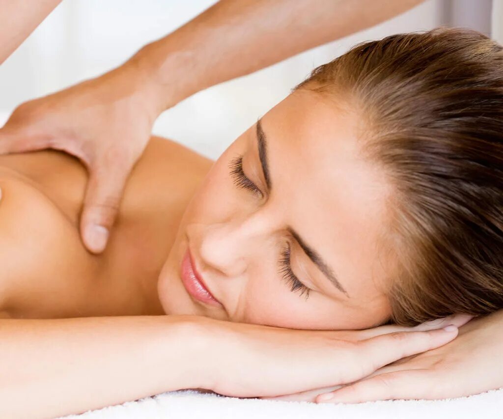 Massage two. Расслабляющий массаж. Массаж картинки. Женский массаж. Общий массаж.
