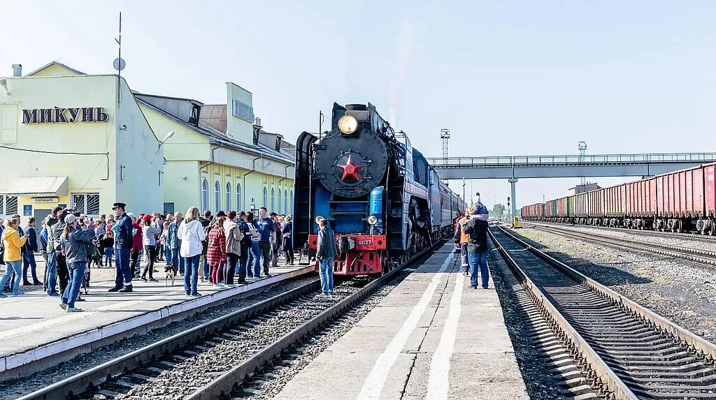 Ретро поезд Сыктывкар Микунь. Паровоз Сыктывкар Микунь. ЖД станция Микунь. Микунь 2 станция.