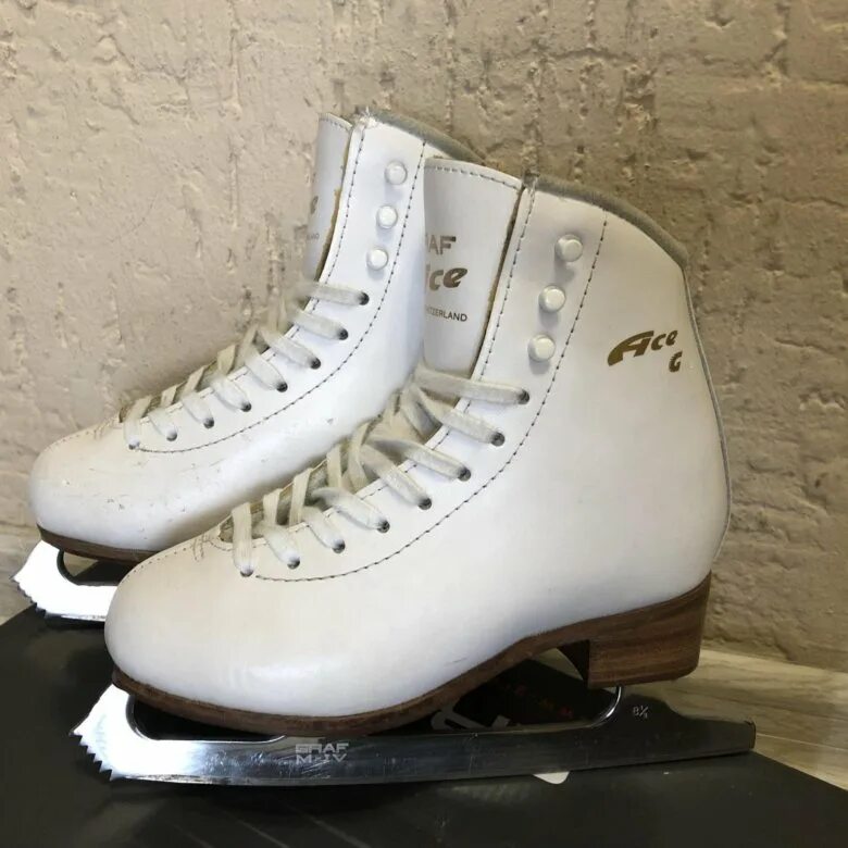 Коньки фигурные graf спортмастер. Фигурные коньки graf ace special. Graf ace. Коньки для одинарных прыжков. Размерная сетка коньков graf ace.