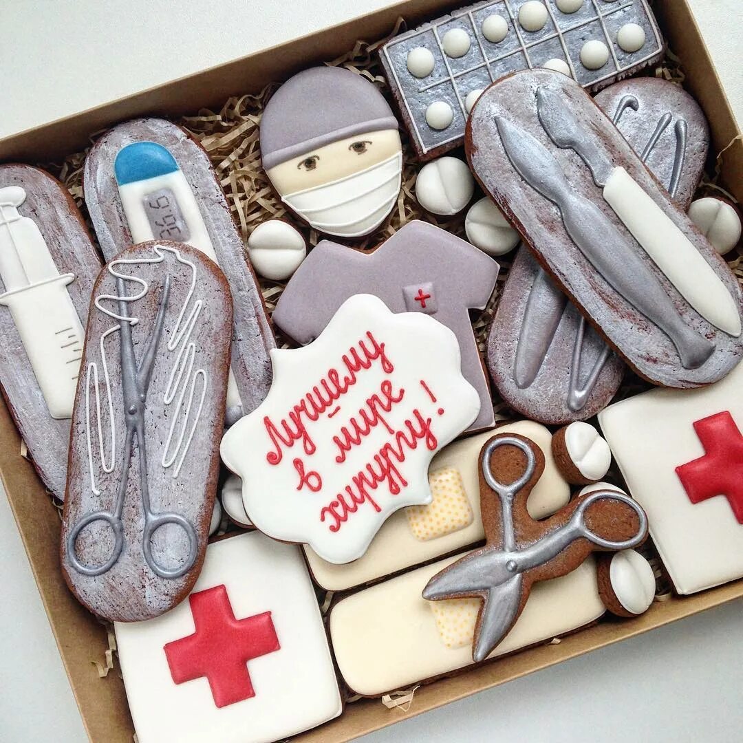 Подарок хирургу мужчине. Подарок врачу мужчине. Подарки для врача хирурга сувениры. Элитные подарки. Фигурка хирург.