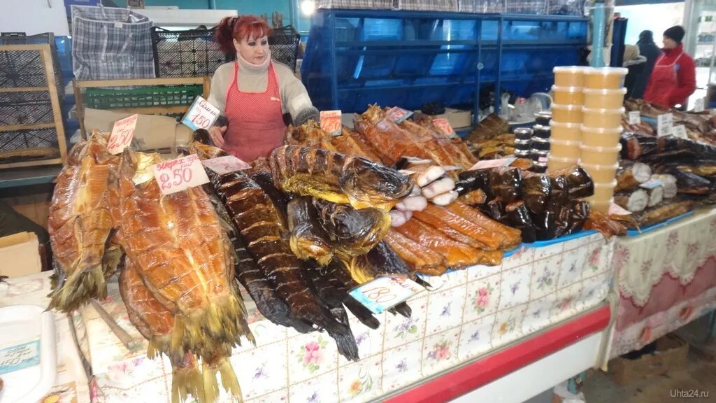Магазин г астрахани. Рыбный рынок в Астрахани. Центральный рынок Астрахань рыбный. Селенские Исады Астрахань рыбный рынок. Астрахань Харабали рыбный рынок.