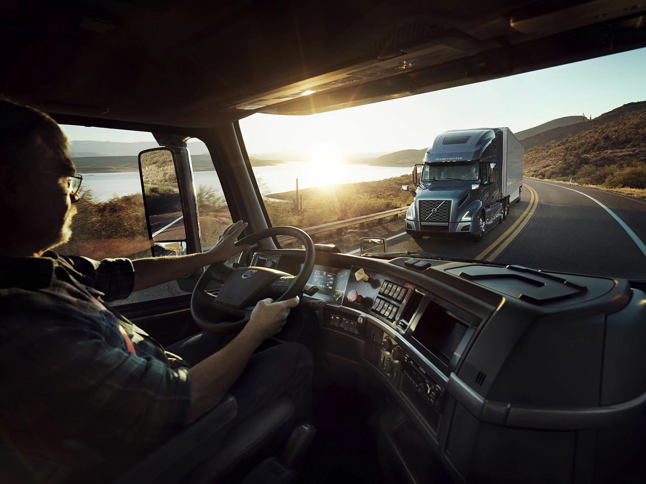 Volvo VNL 860. Volvo VNL 2022 салон. Volvo VNL 860 Interior. Вольво VNL 860 вид из кабины. Крутые дальнобойщики