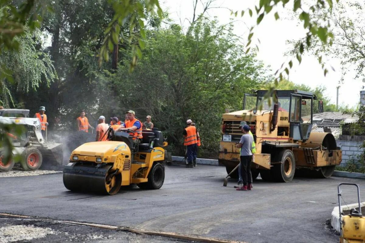 Ремонтные работы иркутск. Пешеходный мост иркутск ушаковка. Строительство ремонт дизайн. Александр кнауф. Ремонт дороги университетский.