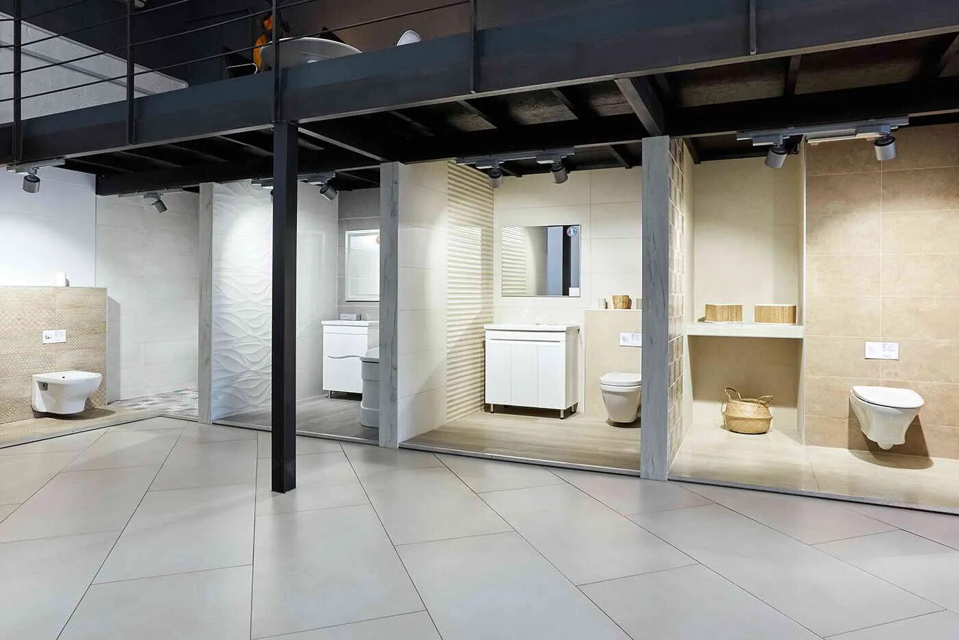 магазин сантехники. красивый магазин сантехники. премиальная сантехника магазин. шоу рум сантехники laufen. салон сантехники.