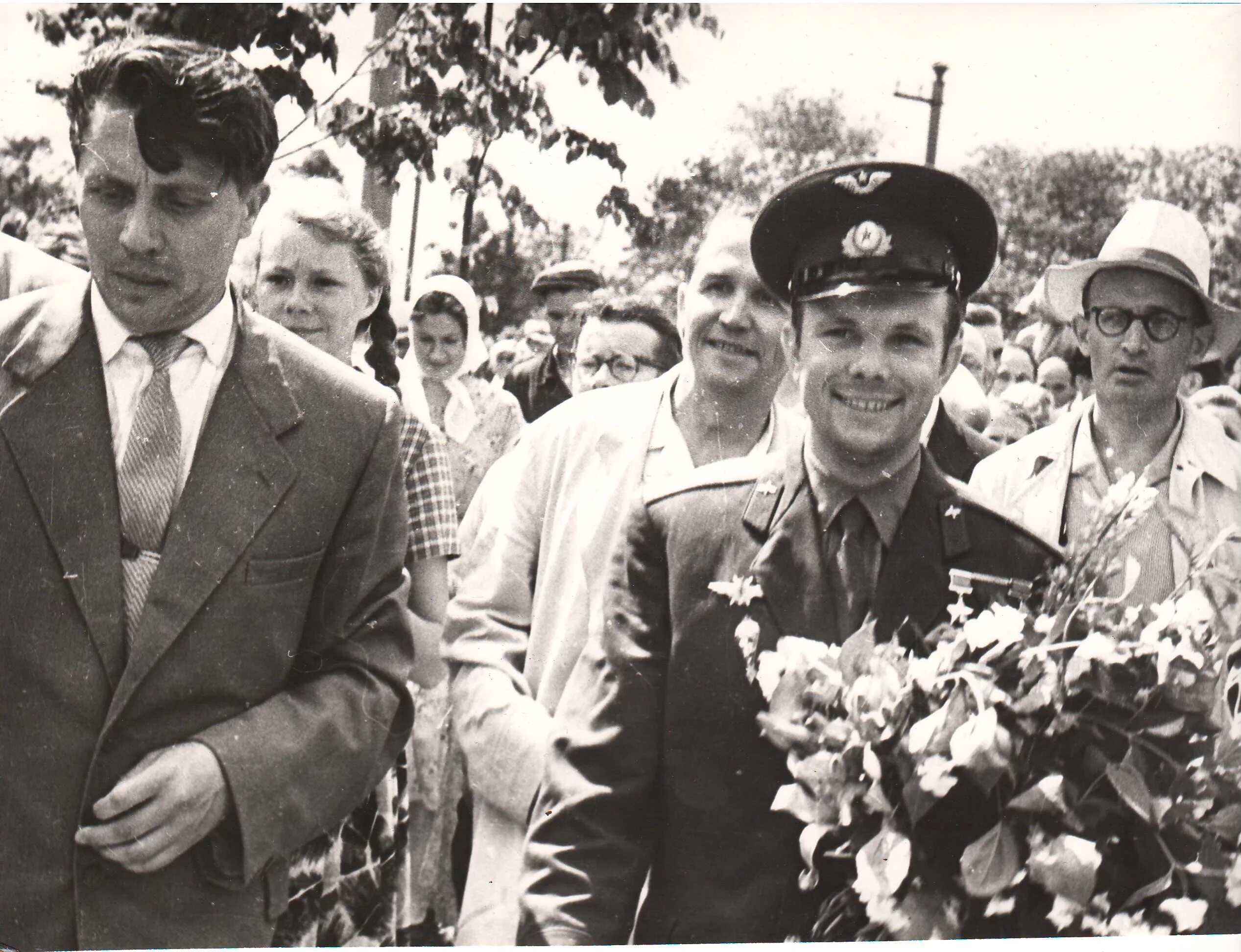 Гагарин получил звание. Гагарин в Калуге 1961.