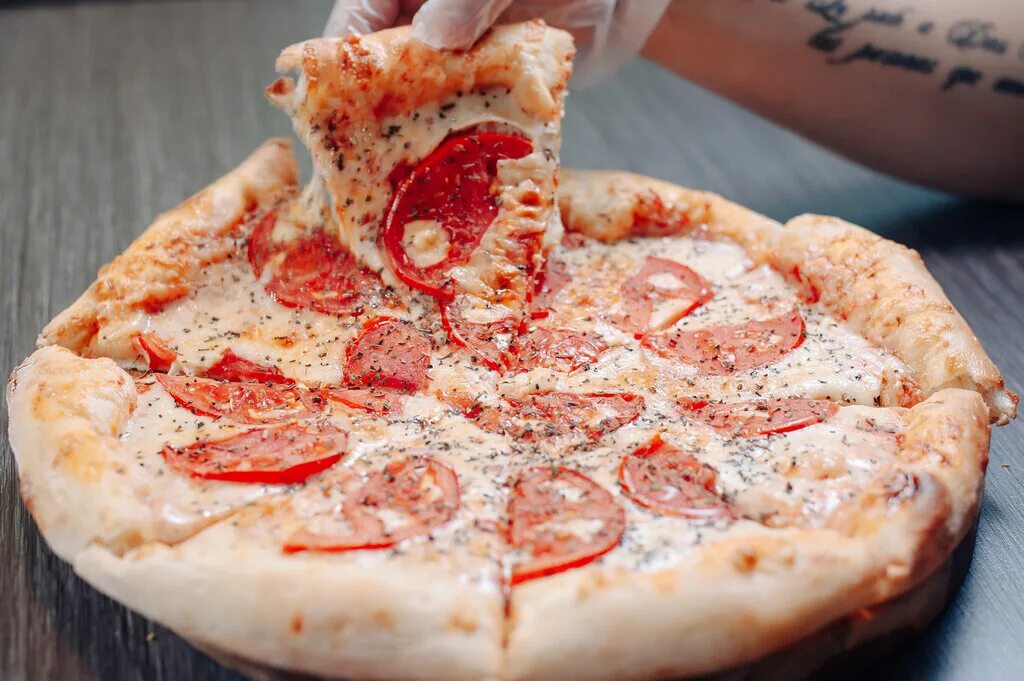 Пицца и бургеры. Кустанас сибай. Оками суши сибай. Кустанас сибай. Заказывай пиццу халяль.