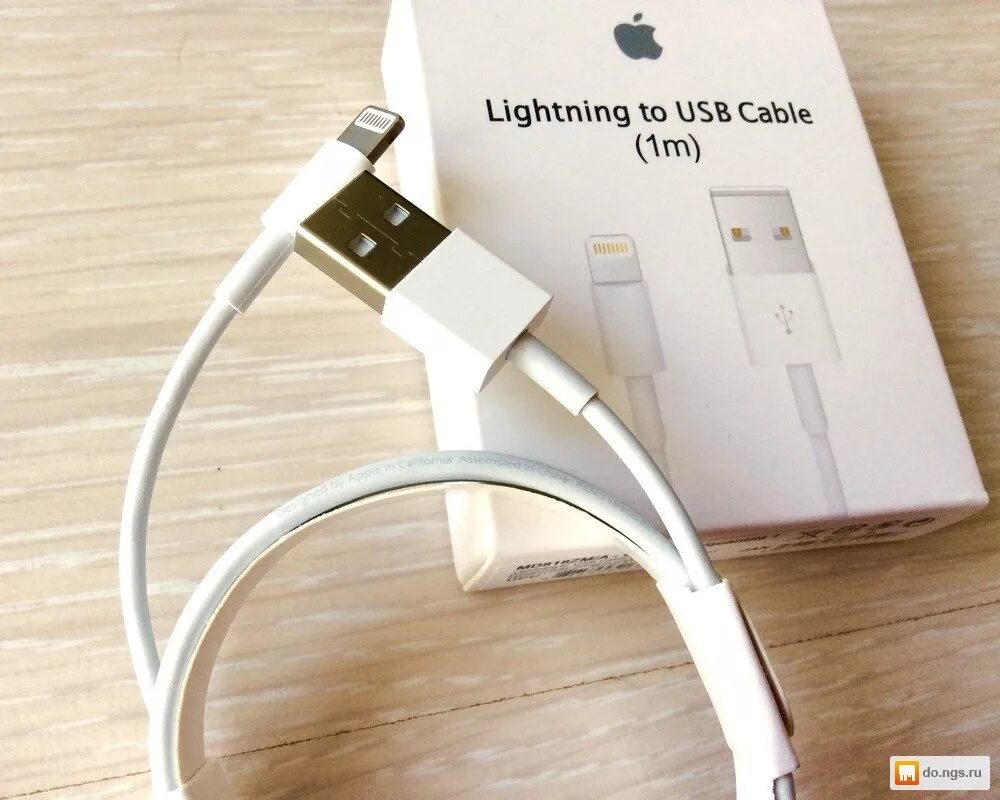 Usb apple iphone. Юсб.кабель.айфон.5s. Зарядка для айфона Лайтнинг блок. Lightning кабель Apple оригинал. Провод Apple Lightning USB.