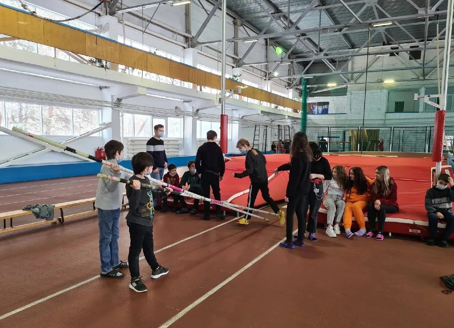 Сшор манеж. Легкоатлетический манеж хабаровск. Легкоатлетический манеж гродно. Сшор 3 новочебоксарск манеж. Сшор манеж.