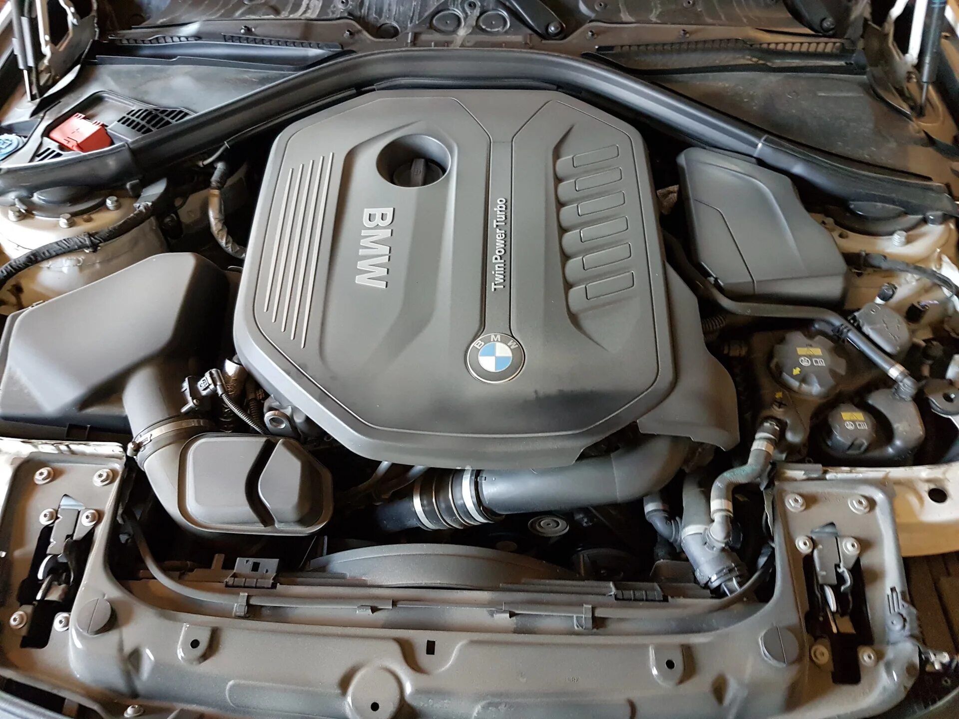 Двигатель бмв х3 2.0. BMW b58 двигатель. BMW 3 Series 2023 мотор. Двигатель БМВ 3sfe. BMW 3 Series 2022 двигатель.