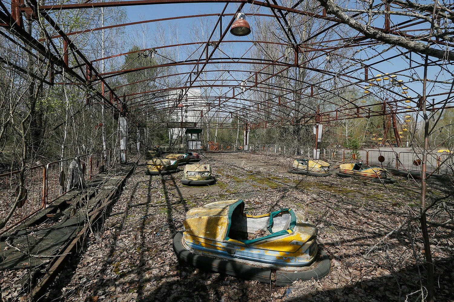 Чернобыль живут люди сейчас 2024. Чернобыль 1699г.. Зона отчуждения Чернобыльской АЭС. Чернобыль (город). Город Чернобыль сейчас.