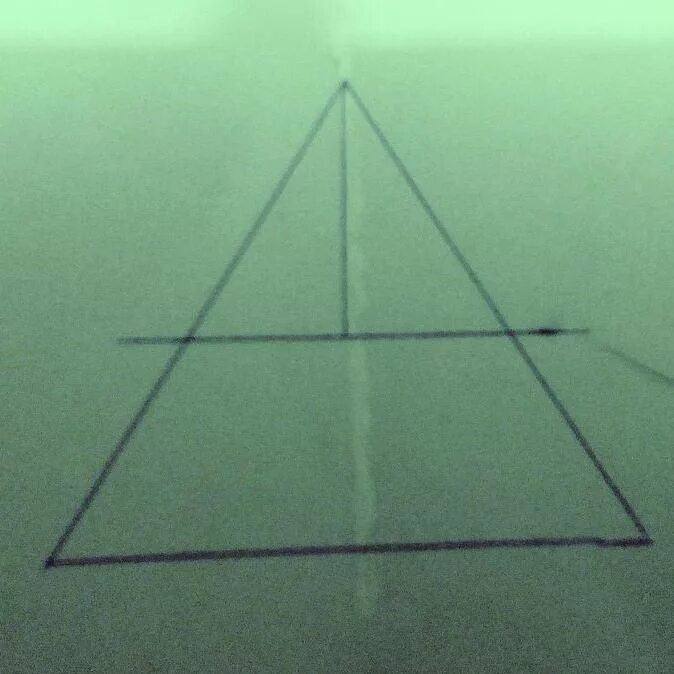 Как разбить треугольник. Треугольник на 2 треугольника и четырехугольник. Разделить треугольник двумя отрезками. Разделить треугольник на 3 треугольника и 1 четырехугольник. Разрезать треугольник двумя линиями.