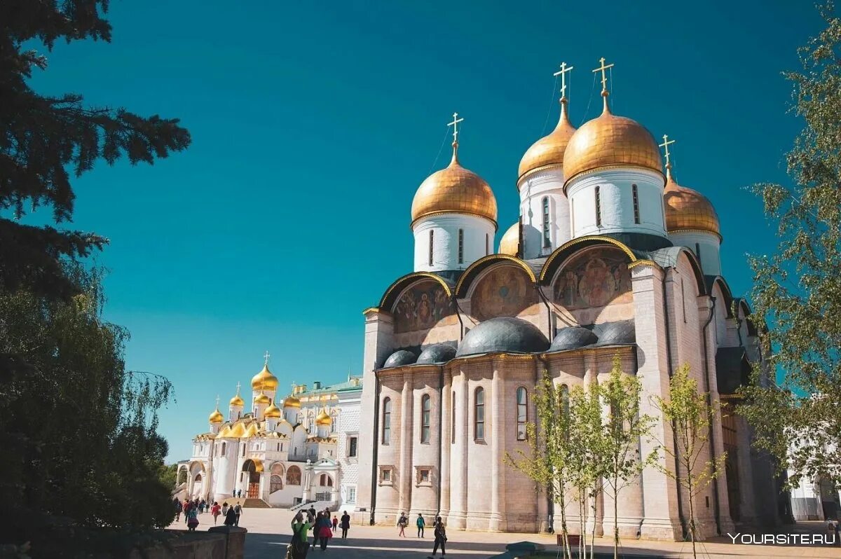 Успенский собор архангельский собор благовещенский собор. Благовещенский соборархангельскиц собор. Соборная площадь московского кремля. Архангельский и благовещенский соборы. Успенский благовещенский и архангельский соборы.