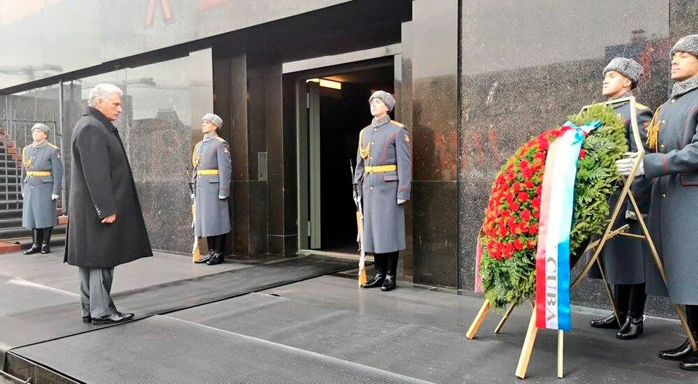 смена караула в москве у мавзолея ленина. комендатура мавзолея ленина. почетный караул у мавзолея ленина. пост 1 почетный караул у мавзолея. мавзолей в.