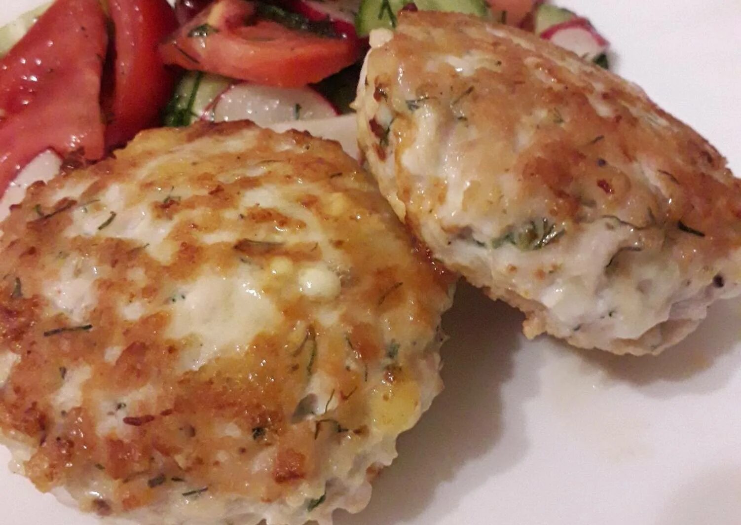 Пышные котлеты из куриных грудок. Биточки из куриного филе. куриные котлеты с сыром. котлеты из куриного филе. куриные котлетки с сыром.