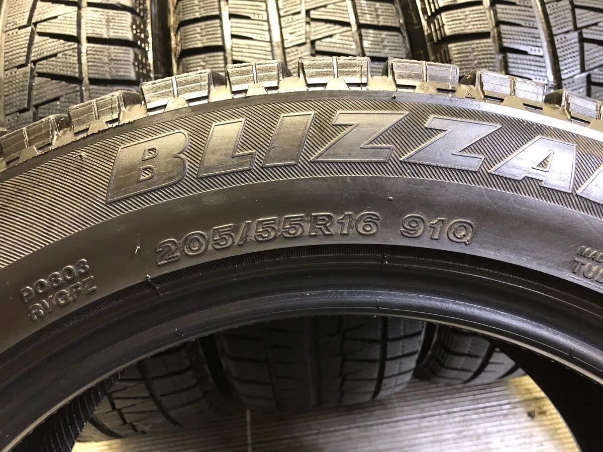 Шины blizzak. Bridgestone blizzak revo gz. bridgestone revo gz 205/55 r16. blizzak revo gz. bridgestone blizzak revo gz 205 55 r16 runflat.