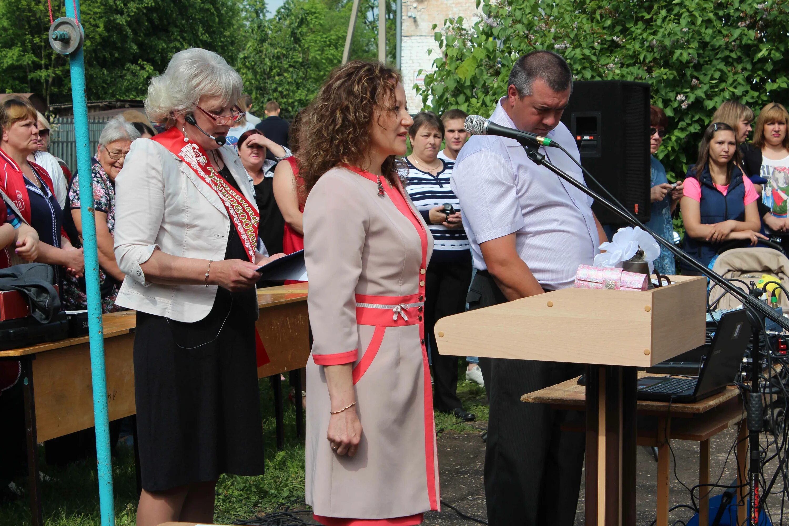 стомятское починковский район. выпускной починок смоленская область. последний звонок егорьевск школа 1. починок смоленская область школа. починок город 1 школа.